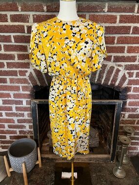 VINTAGE caron petite yellow floral print dress